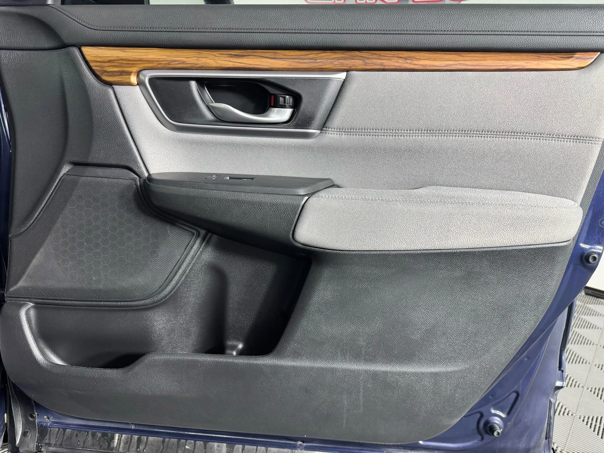 Used 2019 Honda CR-V EX image 41