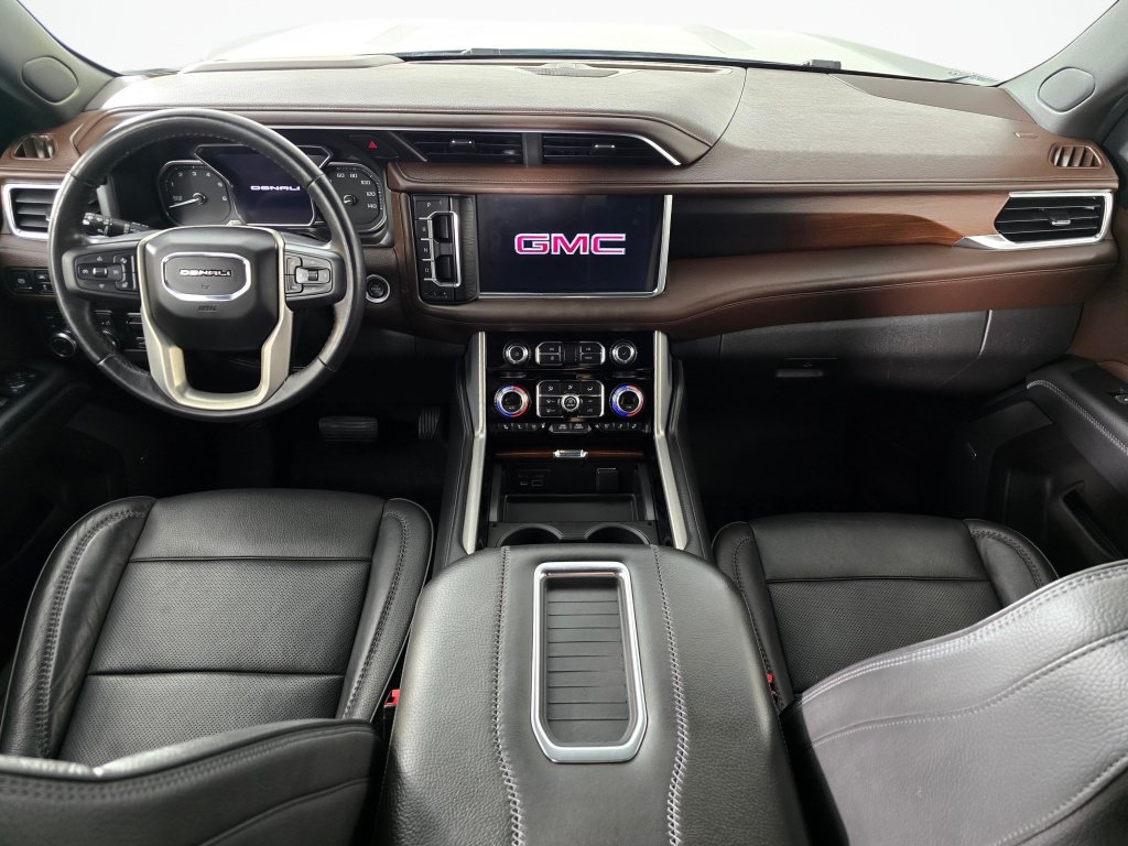 Used 2021 GMC Yukon Denali w/ Denali Ultimate Package AWD/4WD image 19