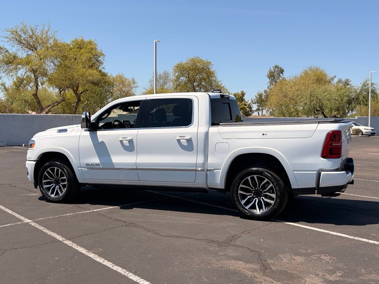 Used 2025 RAM 1500 Limited AWD/4WD image 3