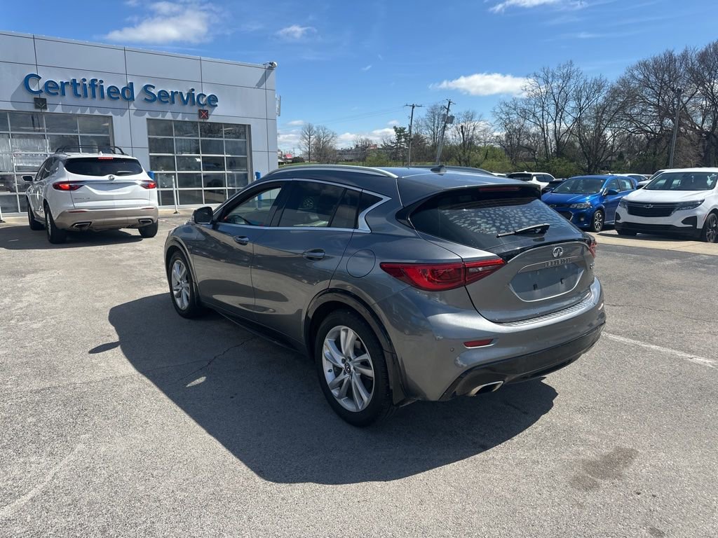 Used 2017 INFINITI QX30 Premium w/ Navigation Package image 4