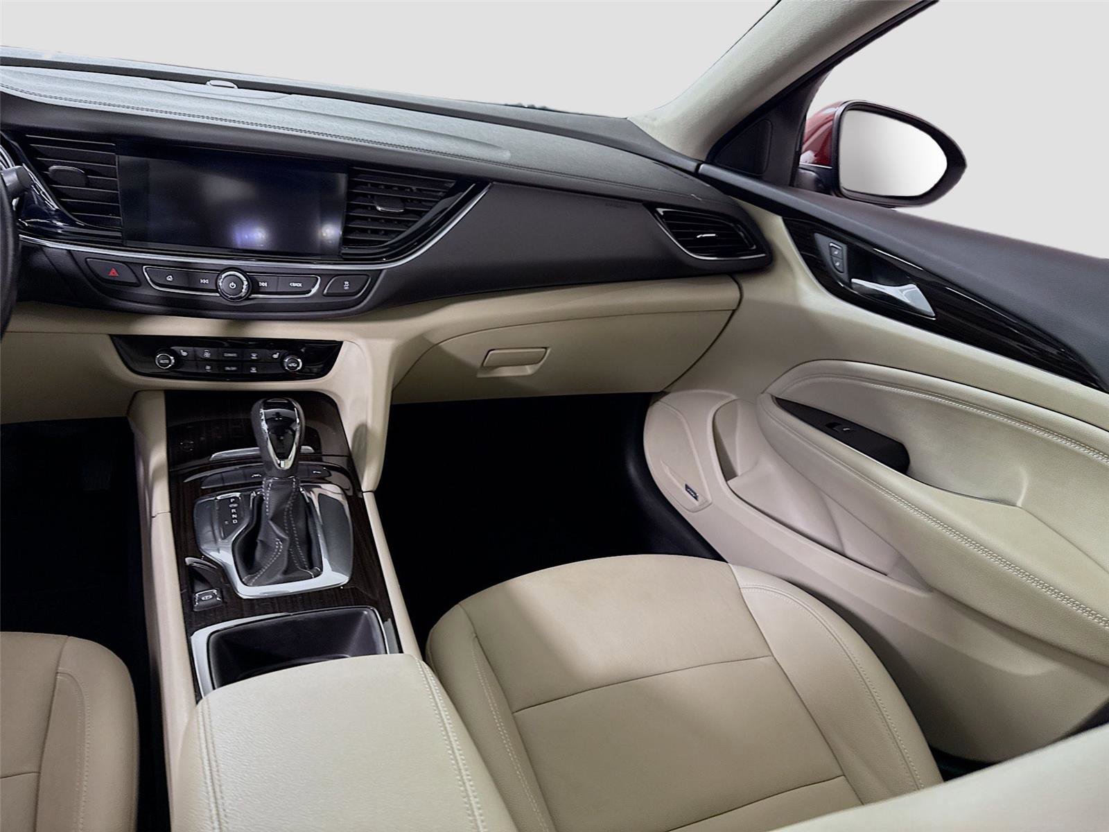 Used 2018 Buick Regal Essence w/ Driver Confidence Package #1 image 18