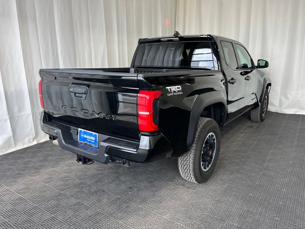 Used 2024 Toyota Tacoma TRD Off-Road AWD/4WD image 29