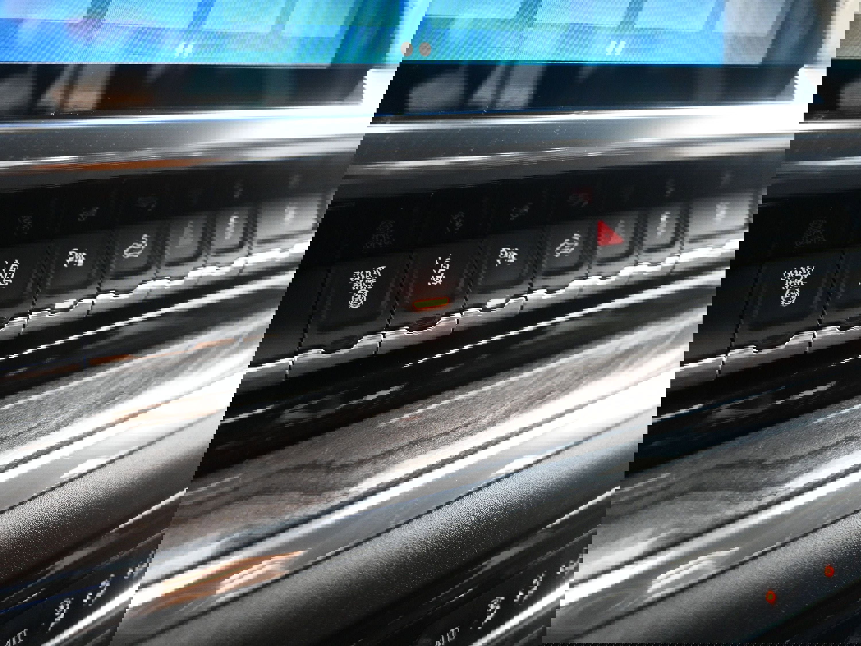 Certified 2025 Chevrolet Silverado 2500 LTZ w/ LTZ Convenience Package image 21