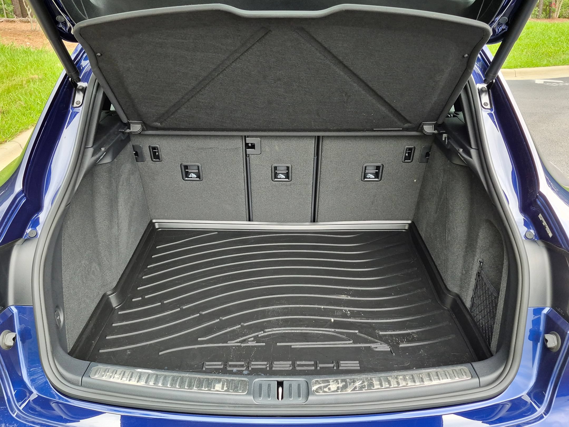 Certified 2026 Porsche Macan AWD/4WD image 26