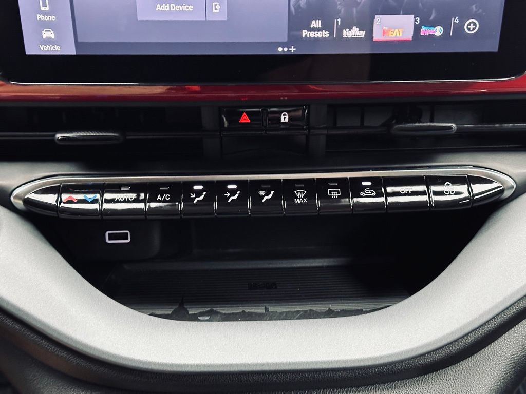 Used 2024 FIAT 500 e (RED) FWD image 32
