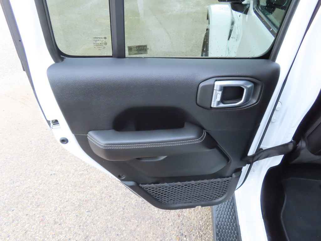 Used 2020 Jeep Wrangler Unlimited Sahara AWD/4WD image 25
