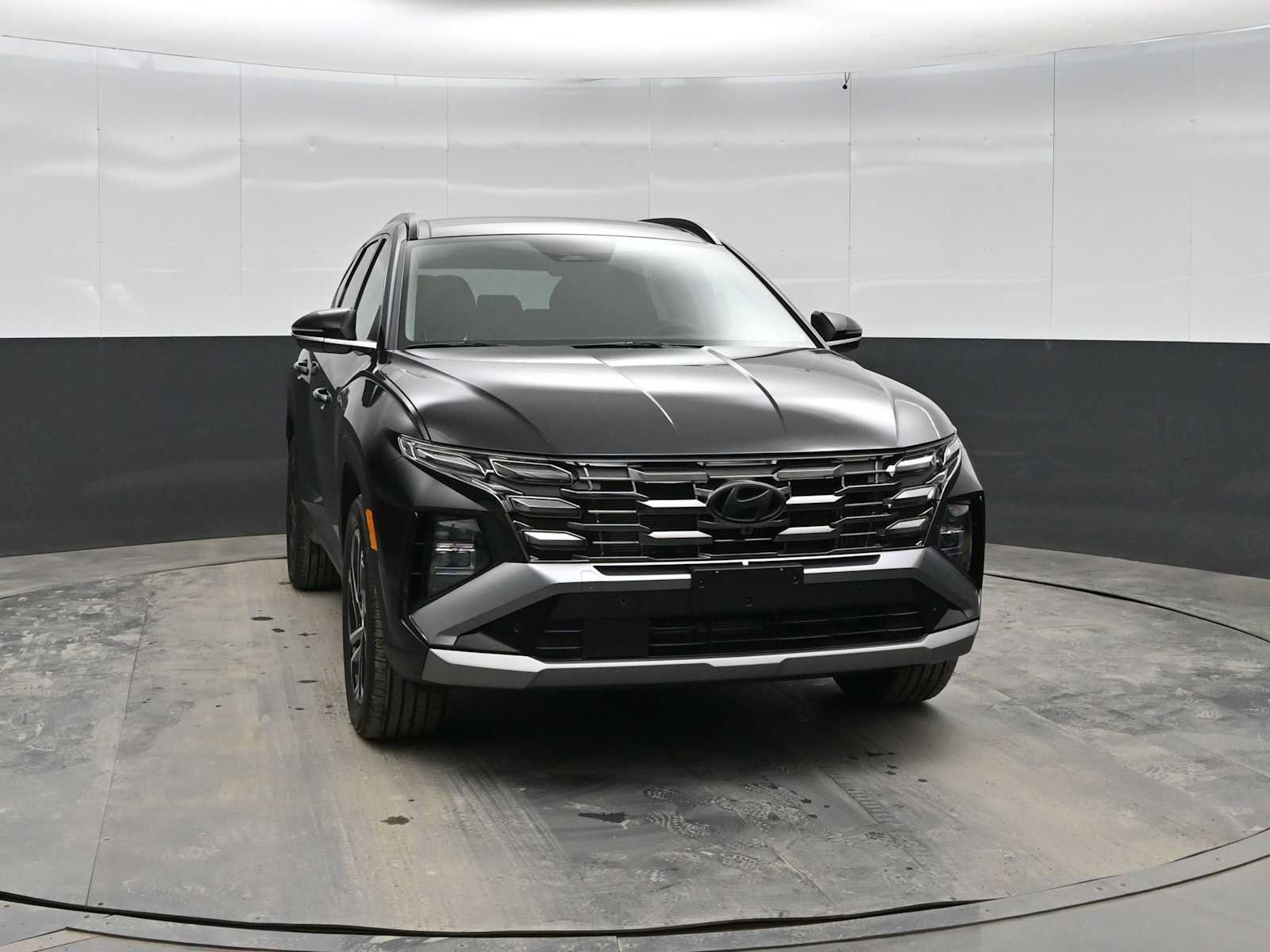 New 2026 Hyundai Tucson Limited AWD/4WD image 2