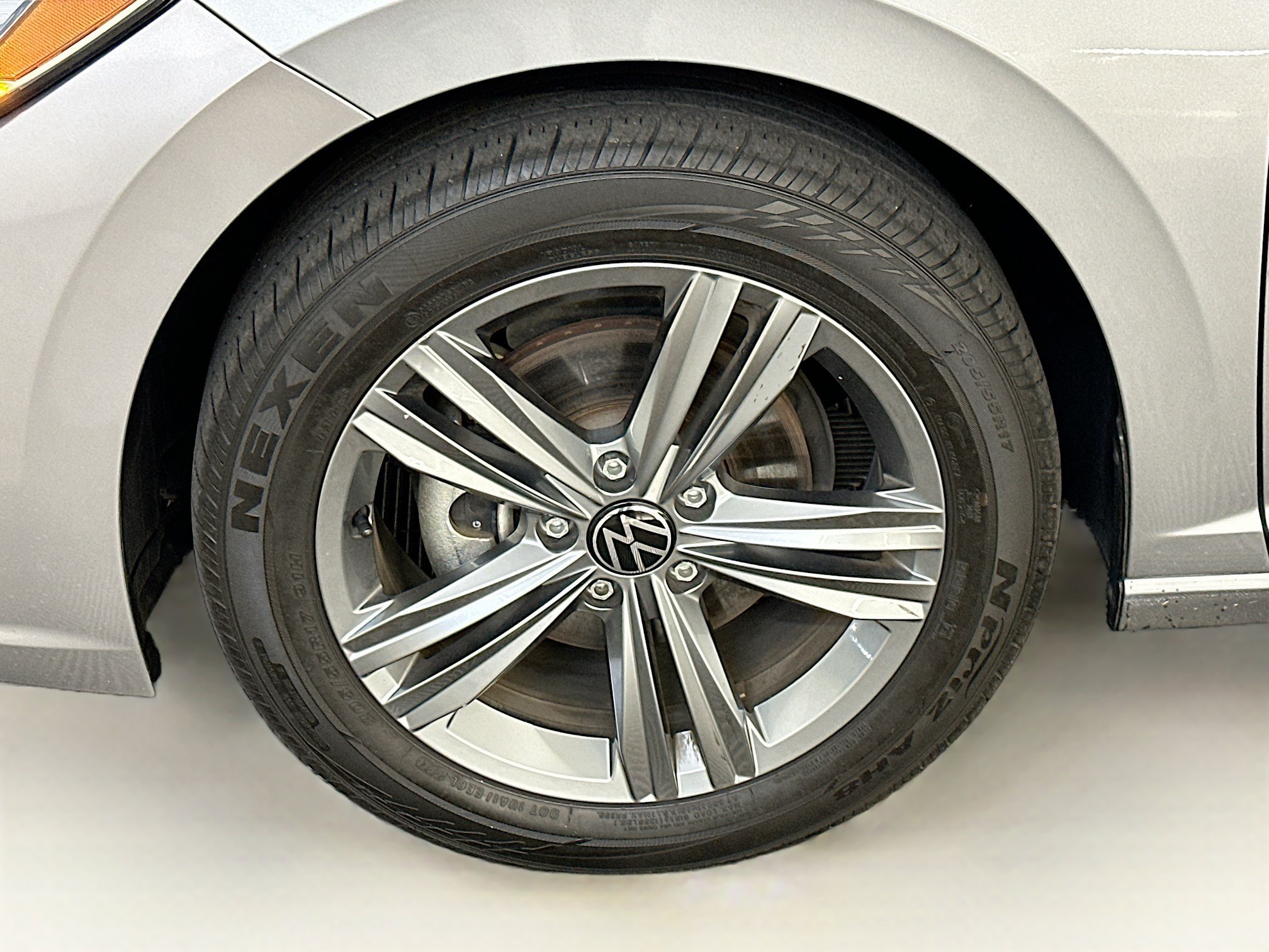 Used 2024 Volkswagen Jetta SE FWD image 34