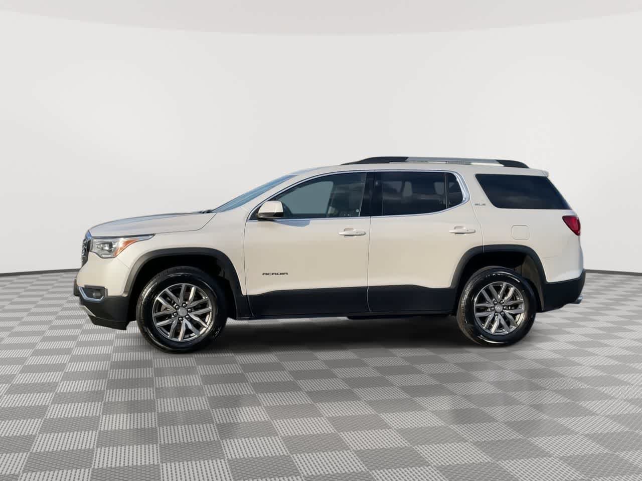 Used 2019 GMC Acadia SLE AWD/4WD image 5