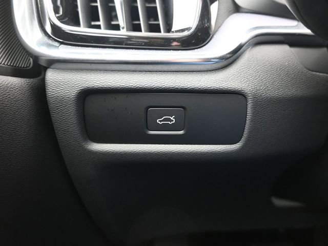 Used 2025 Volvo S60 B5 Core image 25