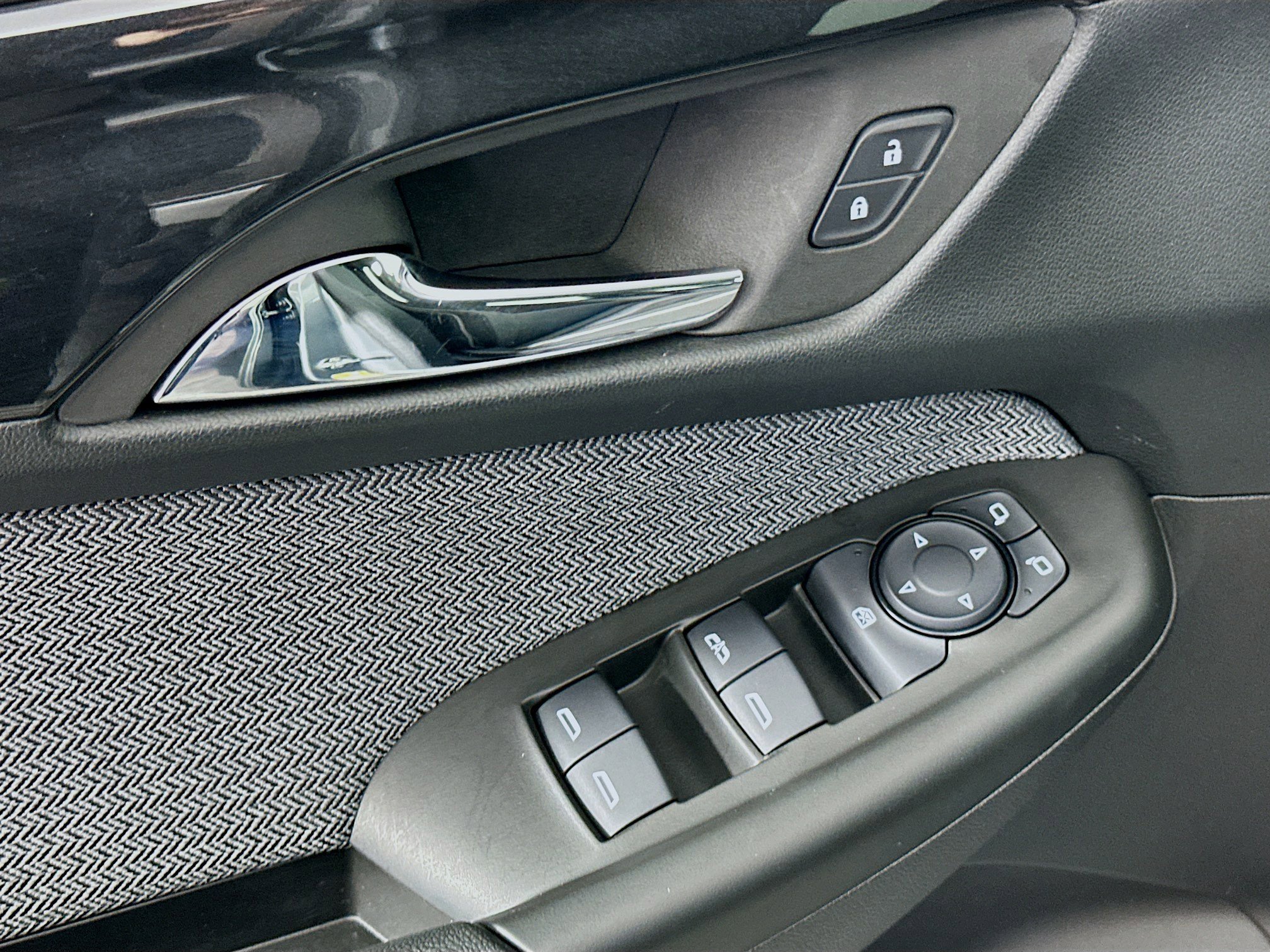 Used 2025 Chevrolet TrailBlazer LT AWD/4WD image 15