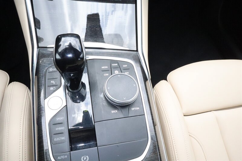 Used 2021 BMW 330e w/ Convenience Package RWD image 22