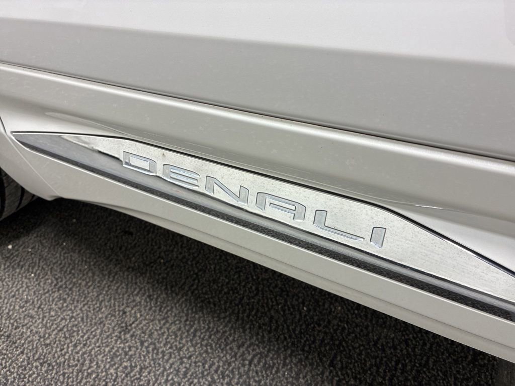 Used 2023 GMC Terrain Denali w/ Denali Premium Package image 35