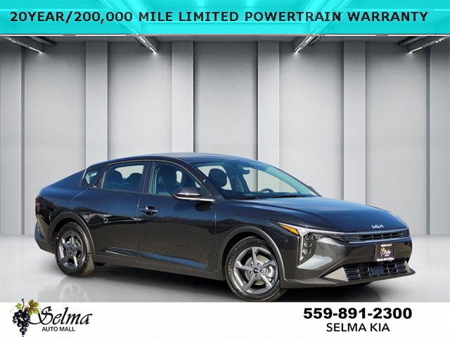 New 2025 Kia K4 LXS image 1