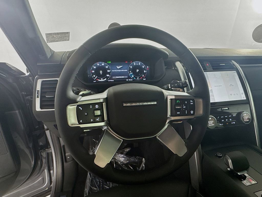 New 2025 Land Rover Discovery S image 11