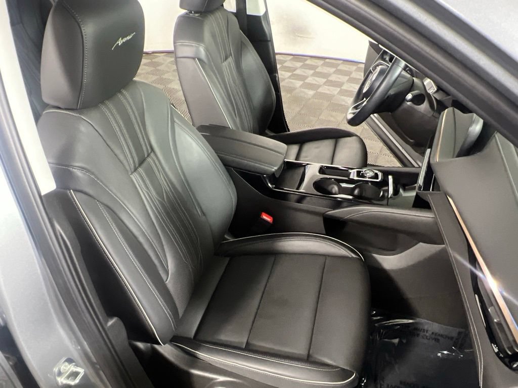 Used 2024 Buick Envision Avenir AWD/4WD image 12