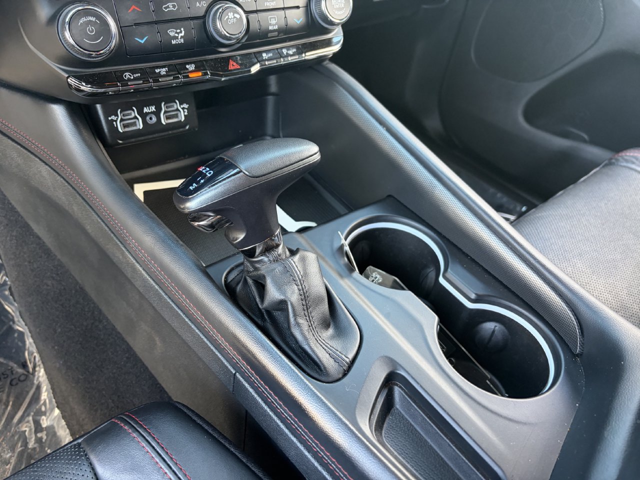 Used 2024 Dodge Durango GT RWD image 29
