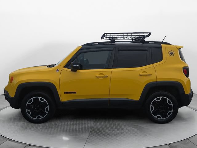Used 2016 Jeep Renegade Trailhawk AWD/4WD image 2
