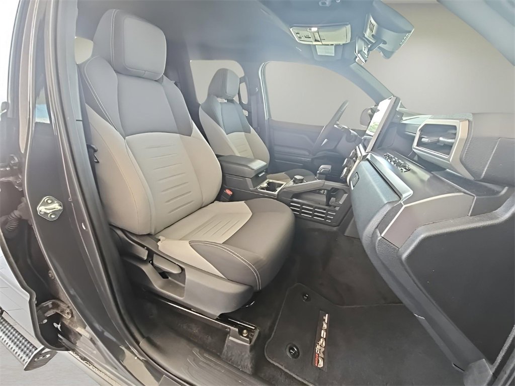 Used 2025 Toyota Tacoma 4x4 Double Cab Hybrid image 27