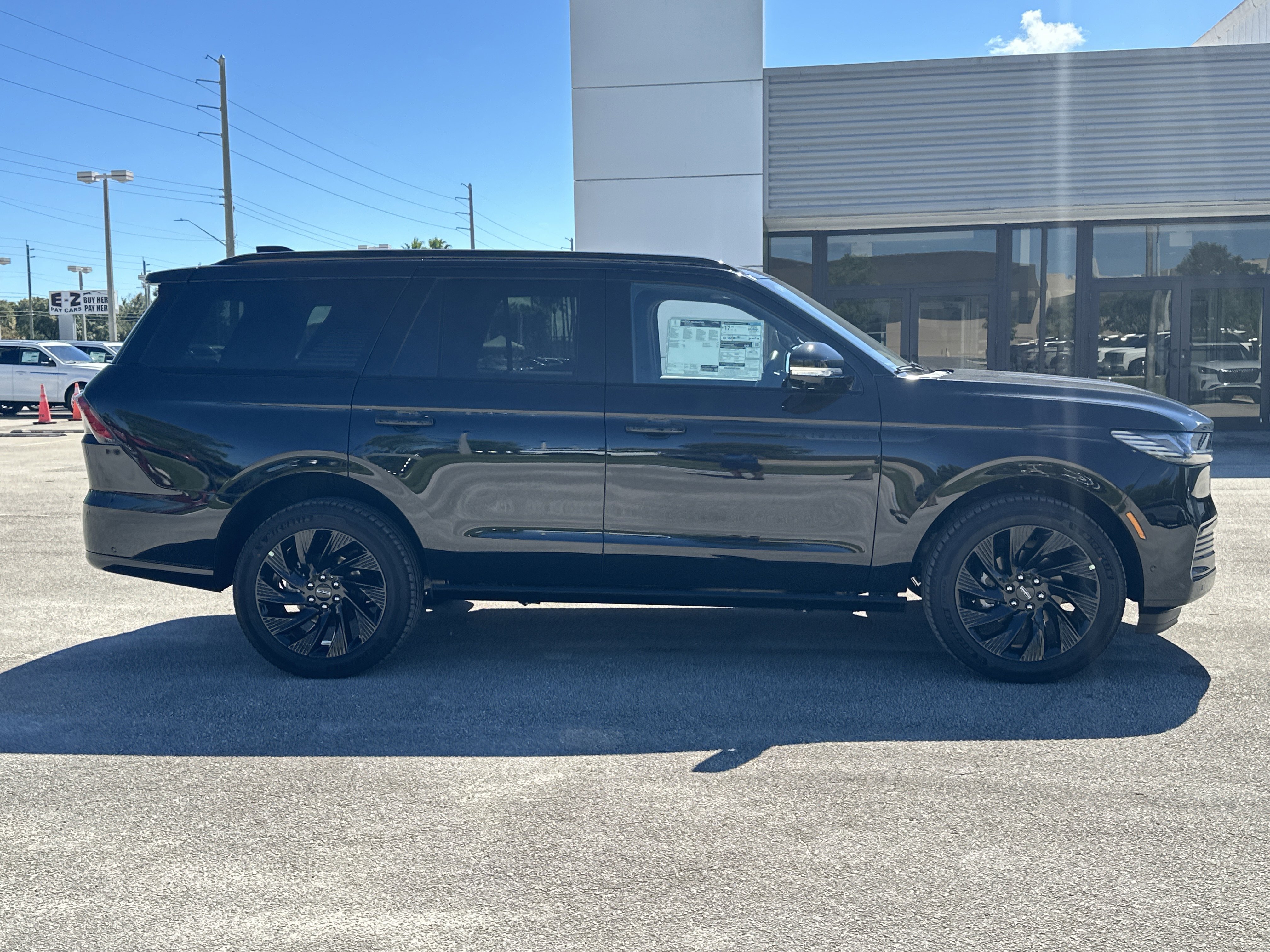 New 2025 Lincoln Navigator Reserve image 5