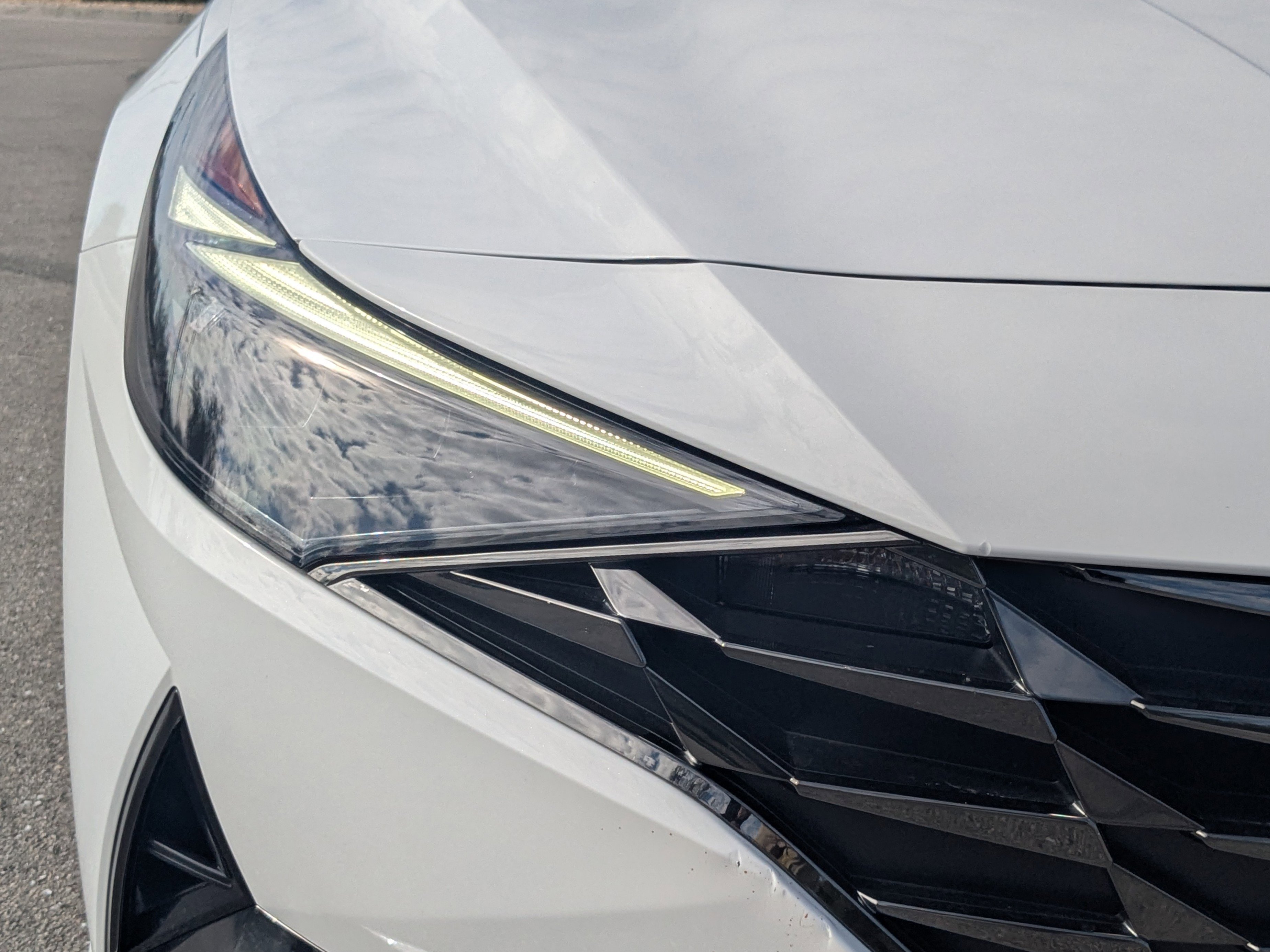 Used 2023 Hyundai Elantra Limited image 10