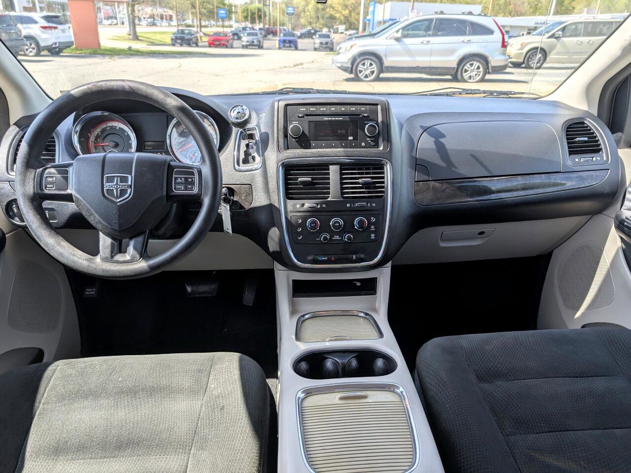 Used 2015 Dodge Grand Caravan SXT image 24