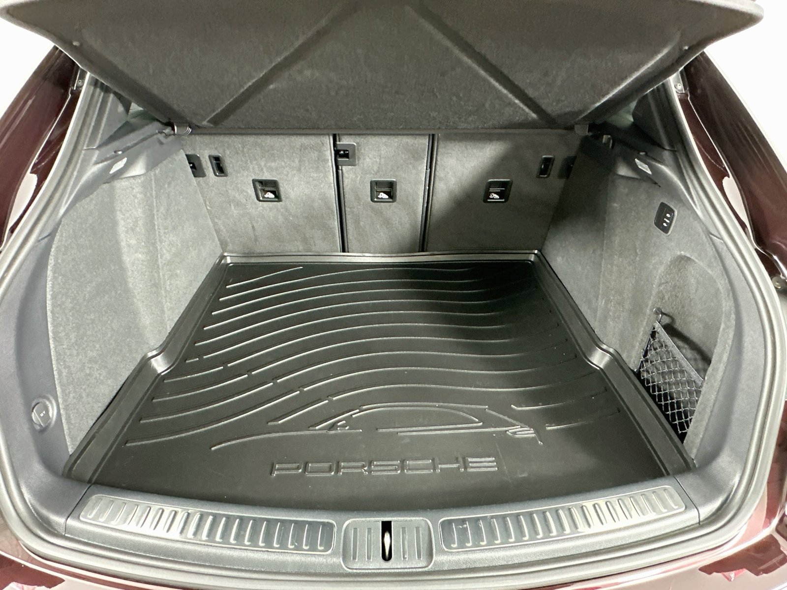 Certified 2024 Porsche Macan GTS w/ Premium Plus Package AWD/4WD image 40