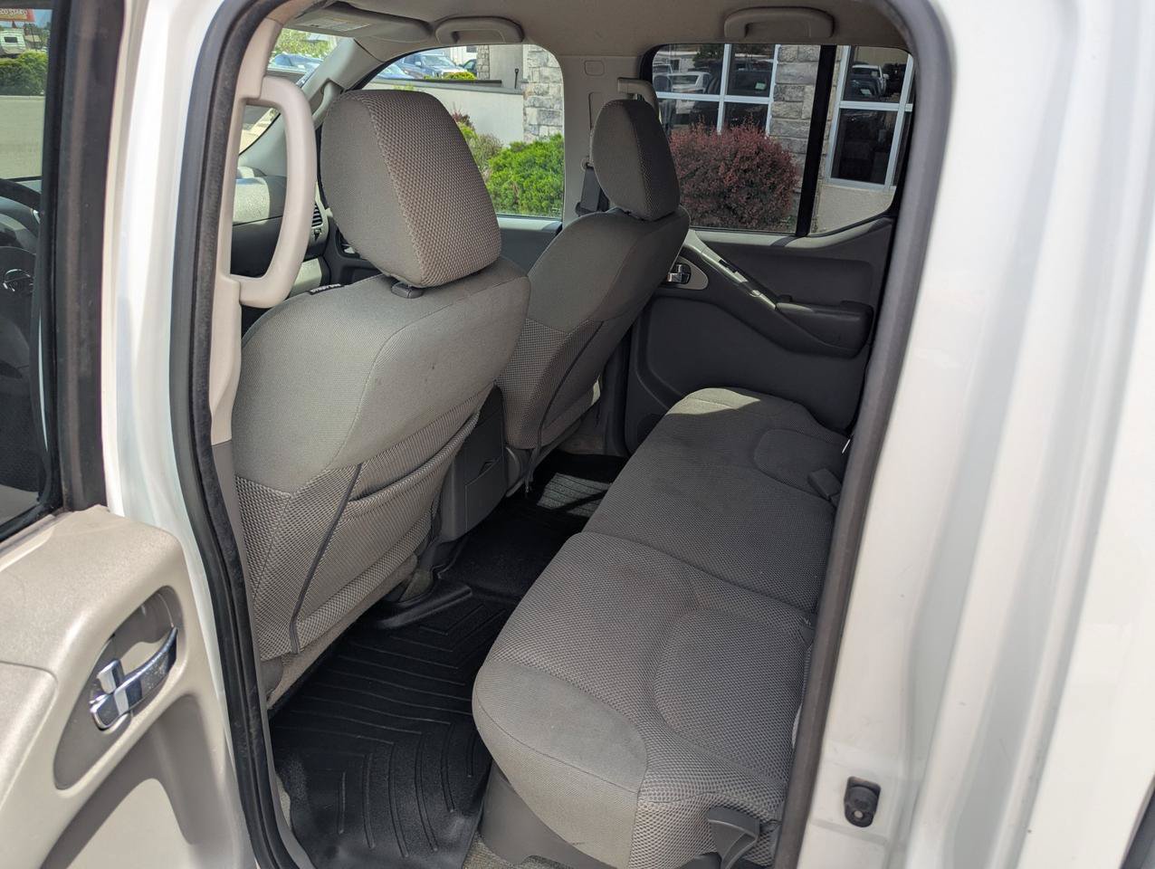 Used 2016 Nissan Frontier SV w/ SV Value Truck Package AWD/4WD image 22