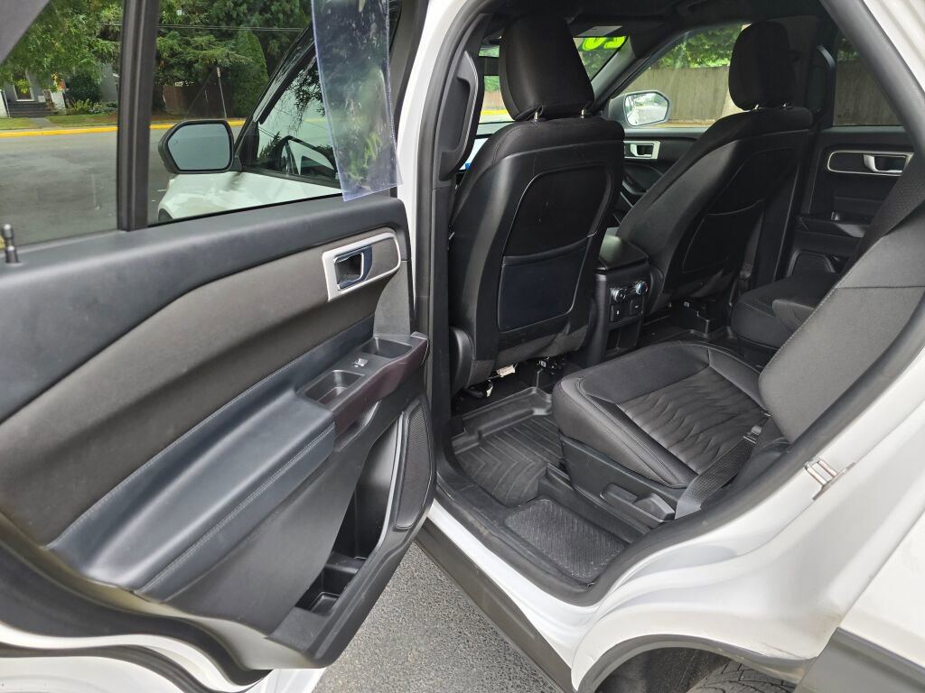 Used 2020 Ford Explorer XLT w/ Class III Trailer Tow Package image 22