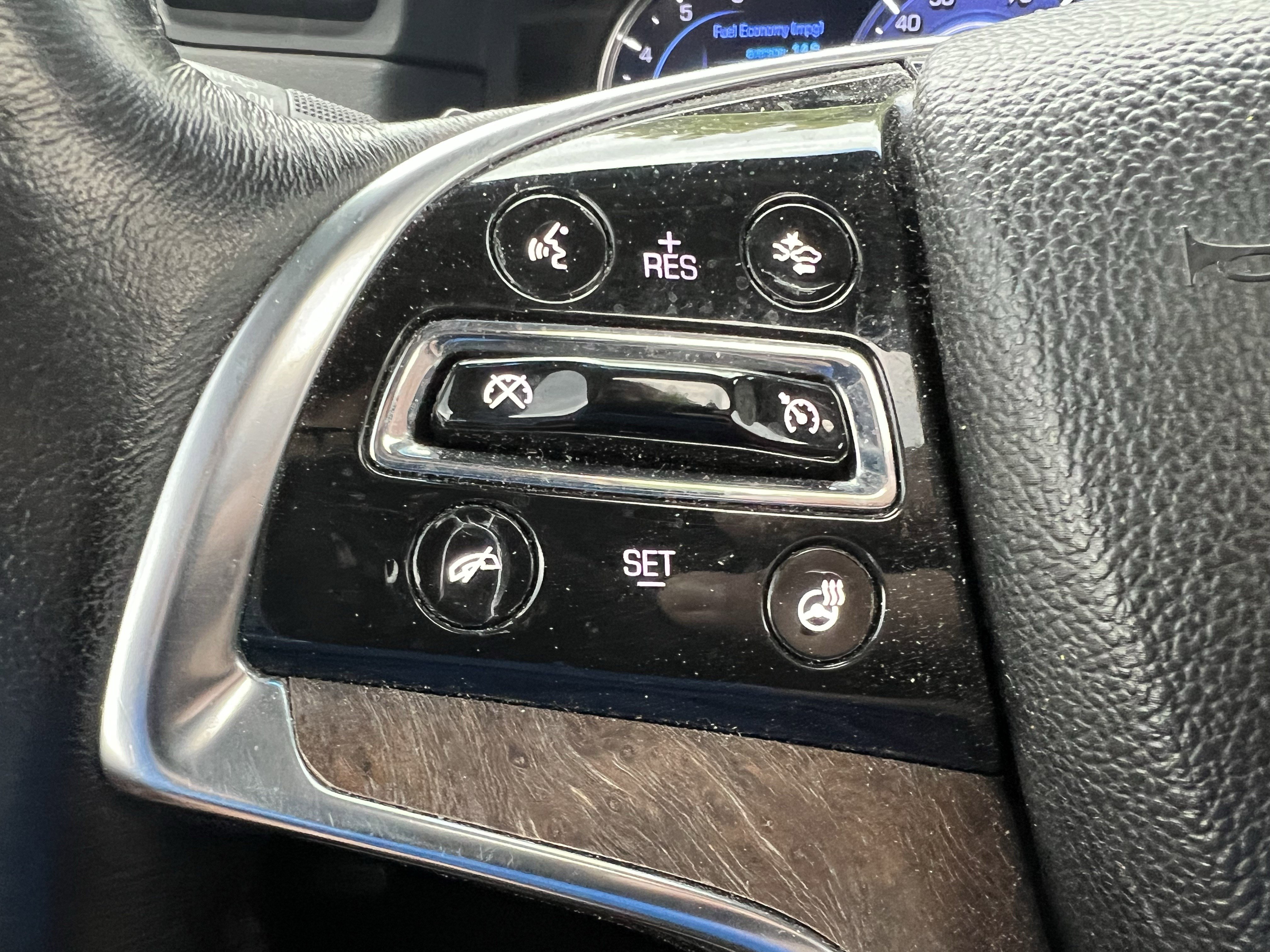 Used 2016 Cadillac Escalade ESV Luxury AWD/4WD image 19