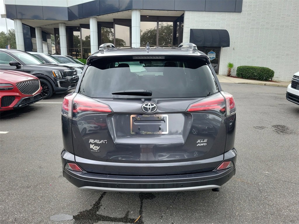 Used 2018 Toyota RAV4 XLE image 10