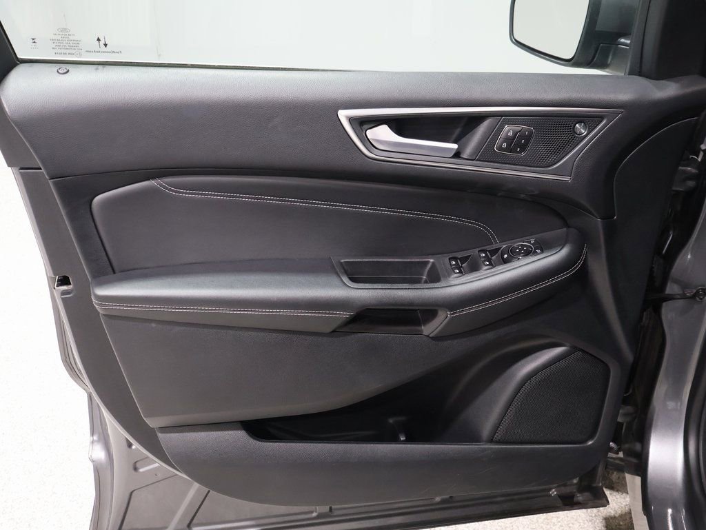 Used 2024 Ford Edge Titanium image 13
