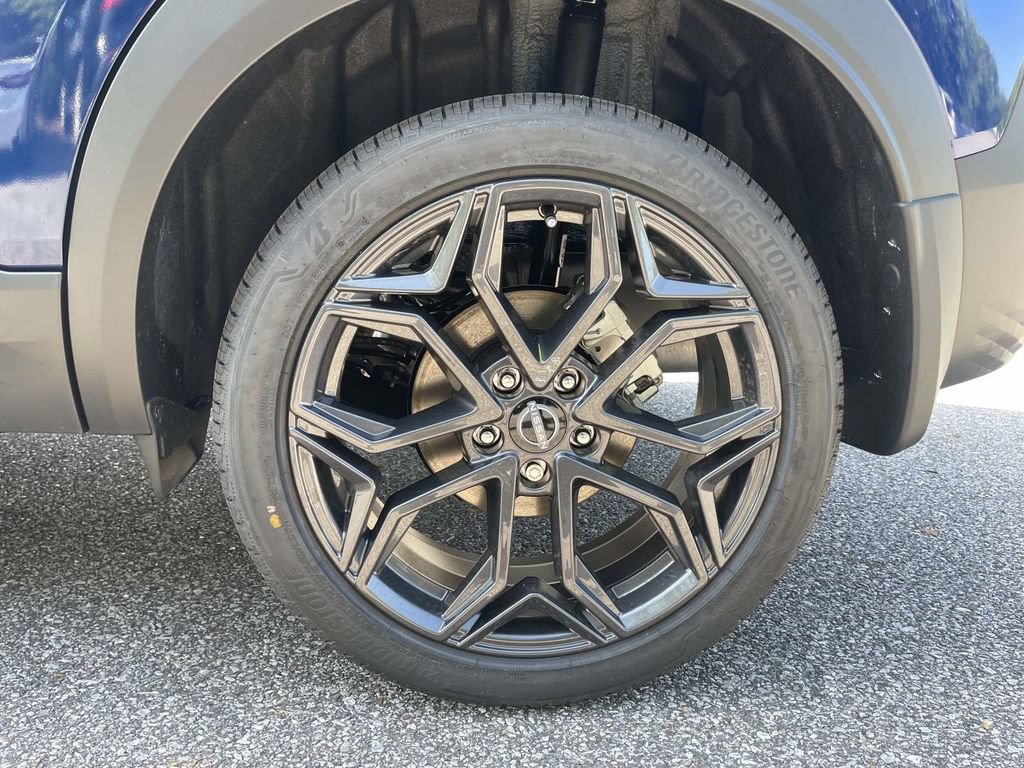 New 2026 Nissan Kicks SR FWD image 8