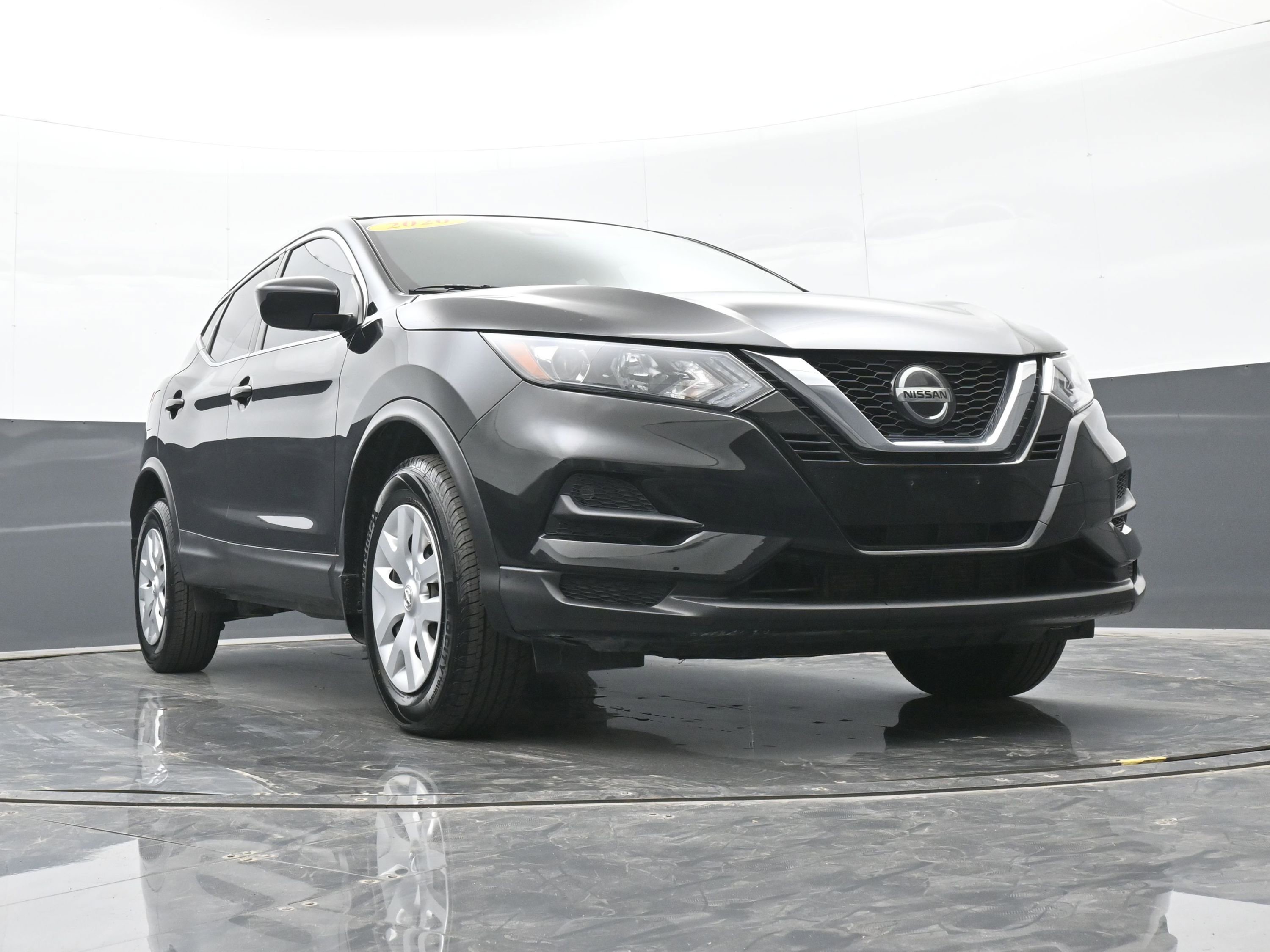 Used 2020 Nissan Rogue Sport S image 41