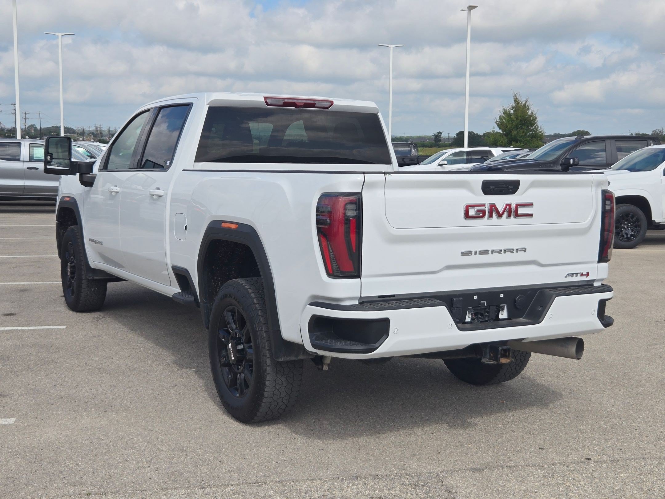 Used 2025 GMC Sierra 2500 AT4 AWD/4WD image 5