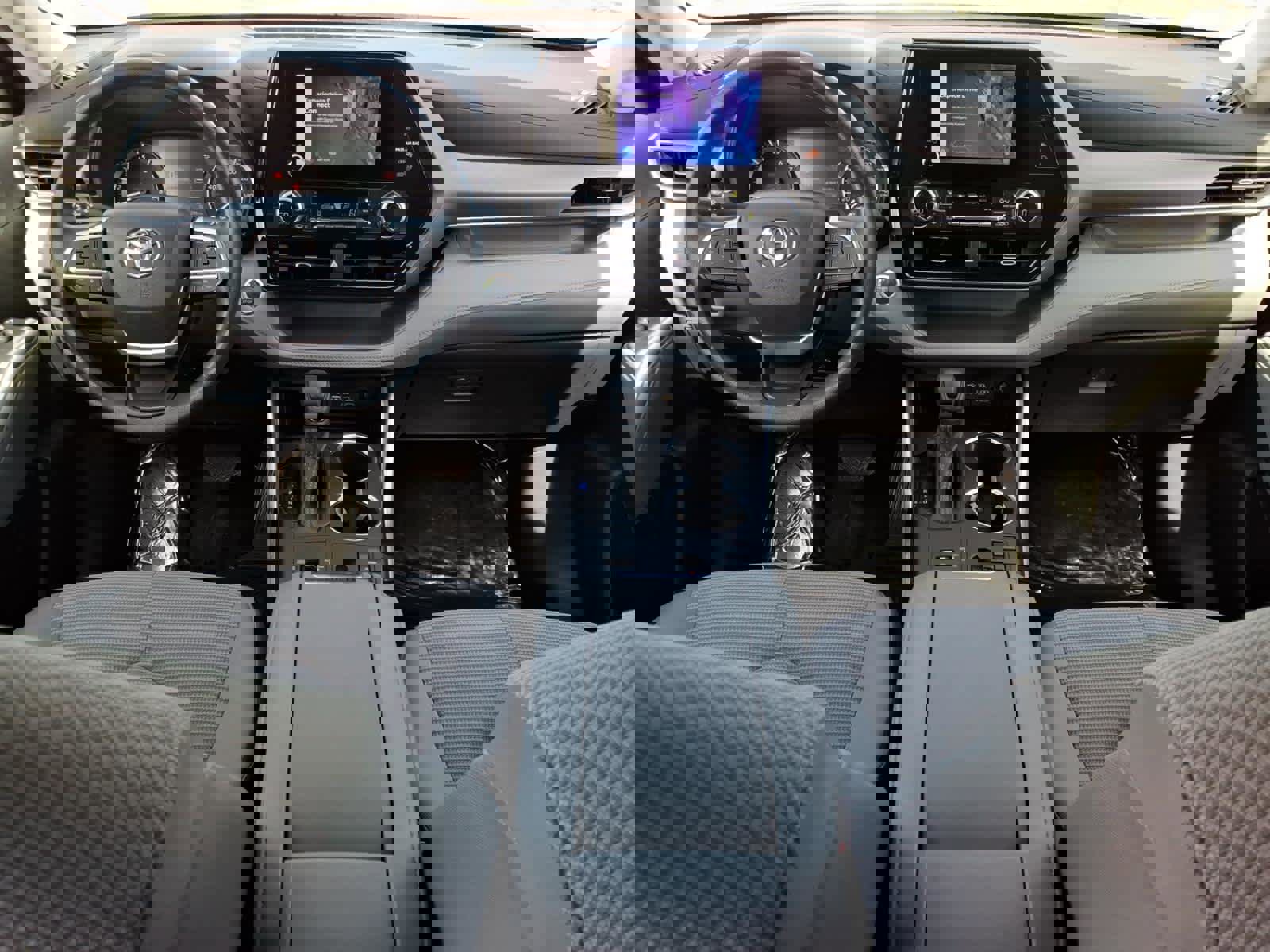 Used 2023 Toyota Highlander L image 30