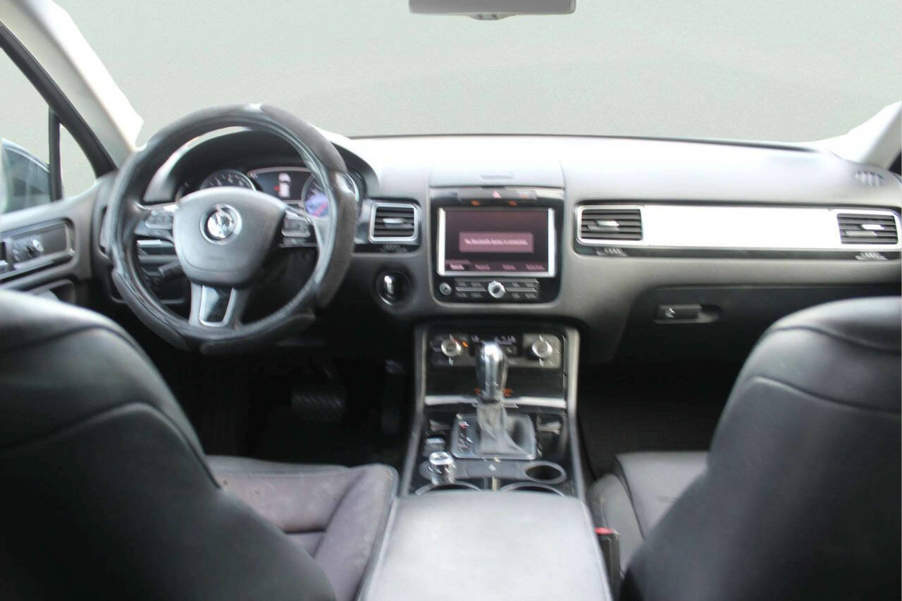 Used 2013 Volkswagen Touareg Executive AWD/4WD image 8