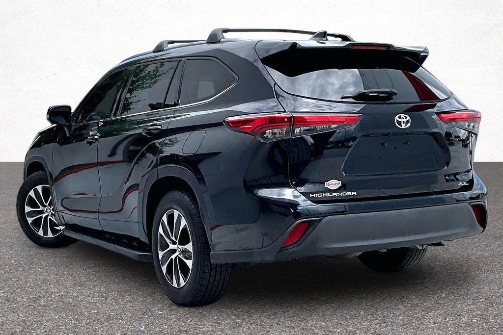 Certified 2020 Toyota Highlander XLE FWD image 7