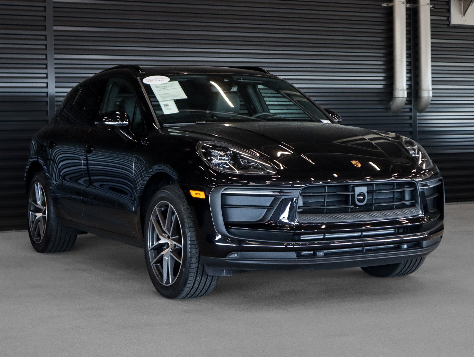 Certified 2023 Porsche Macan AWD/4WD image 7