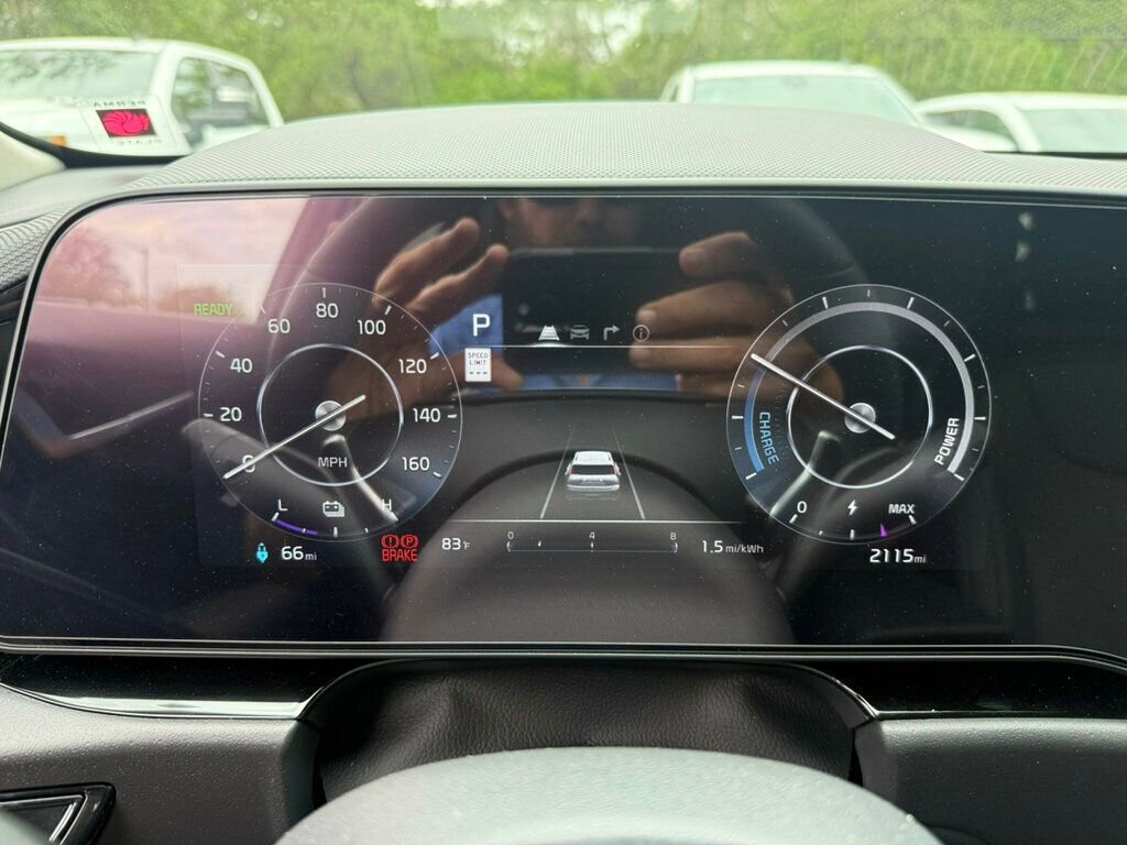 Used 2025 Kia Niro Wave w/ Wave Preserve Package FWD image 4