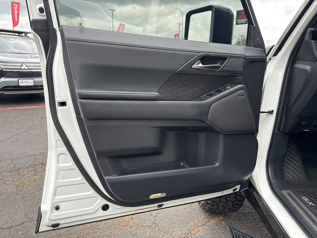 Used 2025 Lexus GX 550 w/ Cold Area Package AWD/4WD image 16