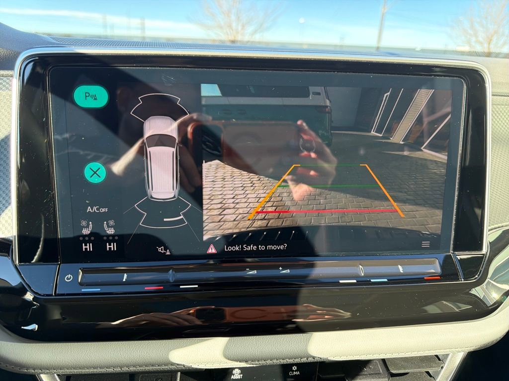 Certified 2025 Volkswagen Atlas Peak Edition SE image 22