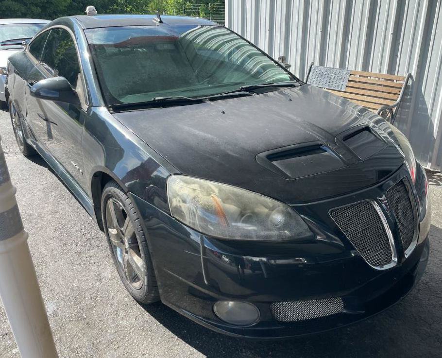 Used 2008 Pontiac G6 GXP w/ Sun And Sound Package FWD image 2