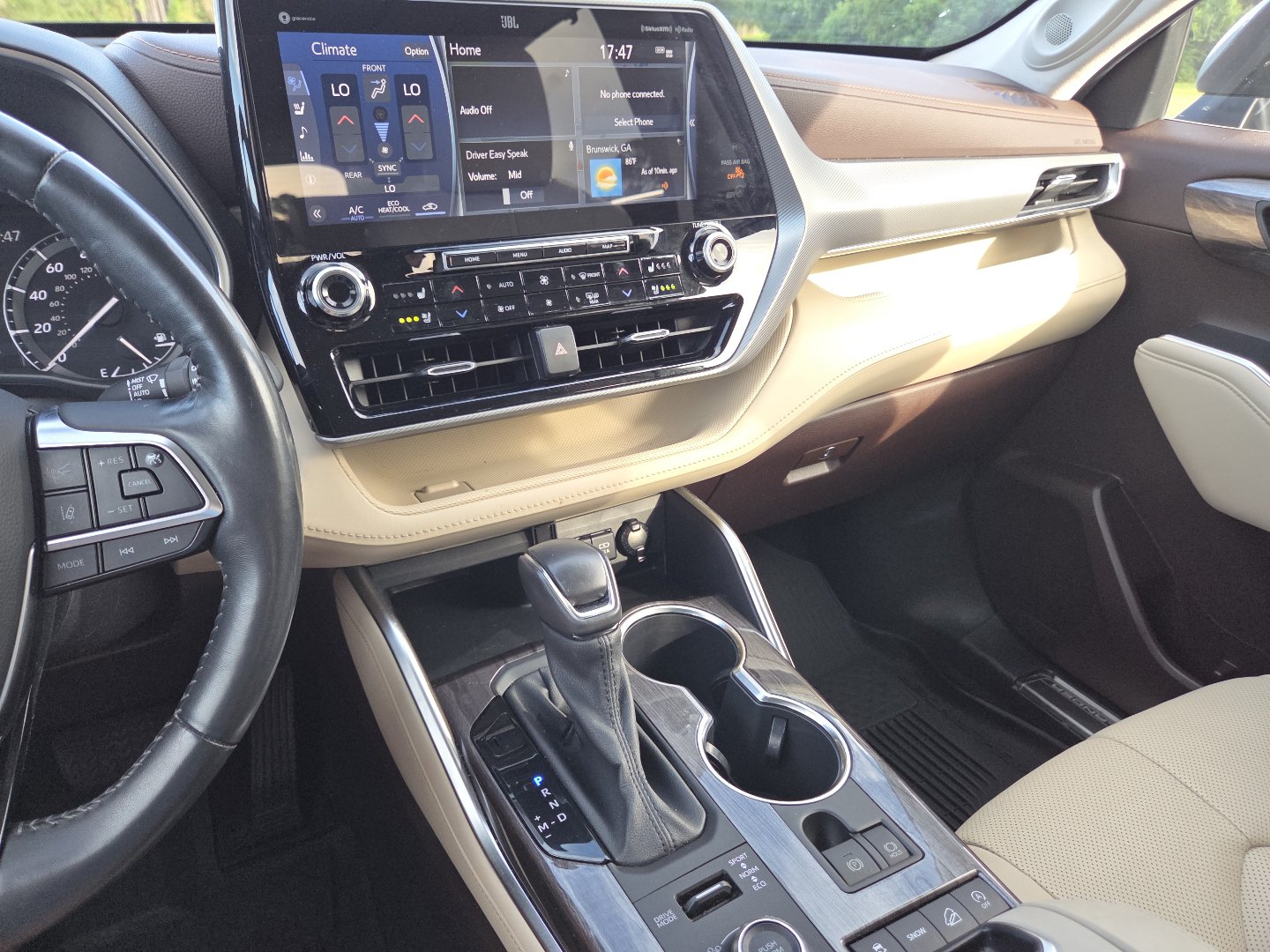 Used 2021 Toyota Highlander Platinum AWD/4WD image 32