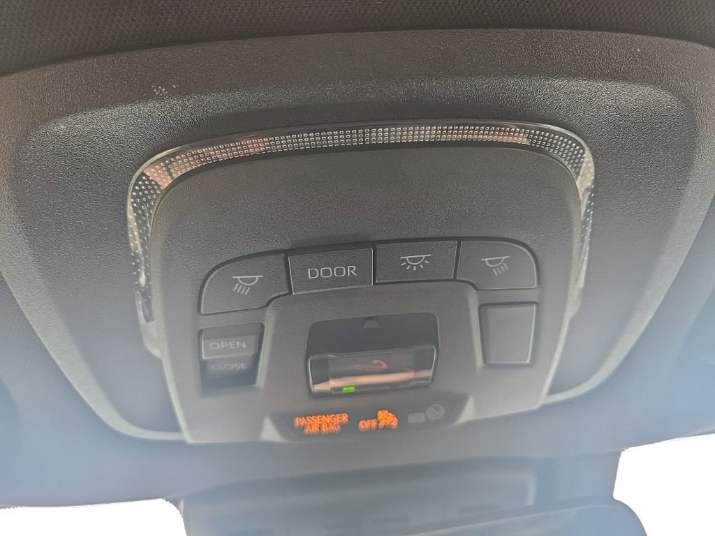 Used 2023 Toyota Crown Platinum image 21