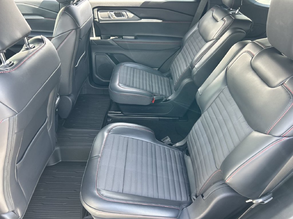Used 2025 Ford Explorer ST-Line RWD image 25