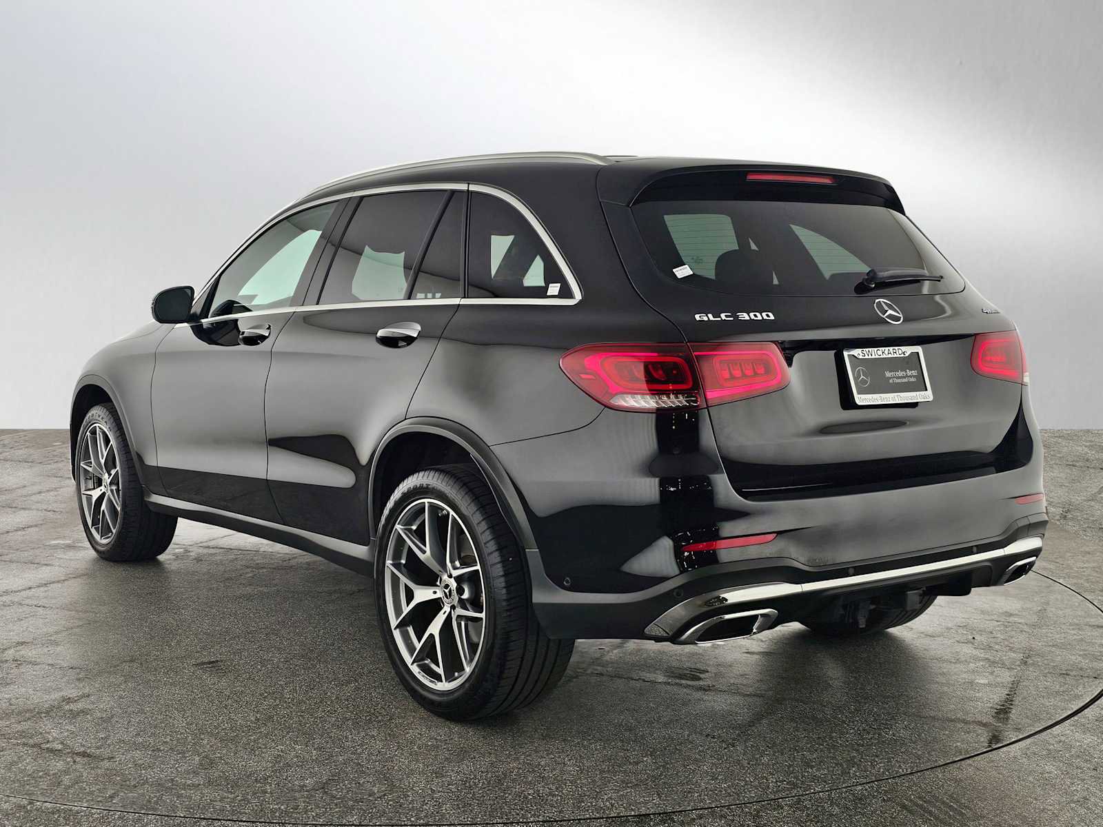 Used 2022 Mercedes-Benz GLC 300 4MATIC w/ AMG Line image 6