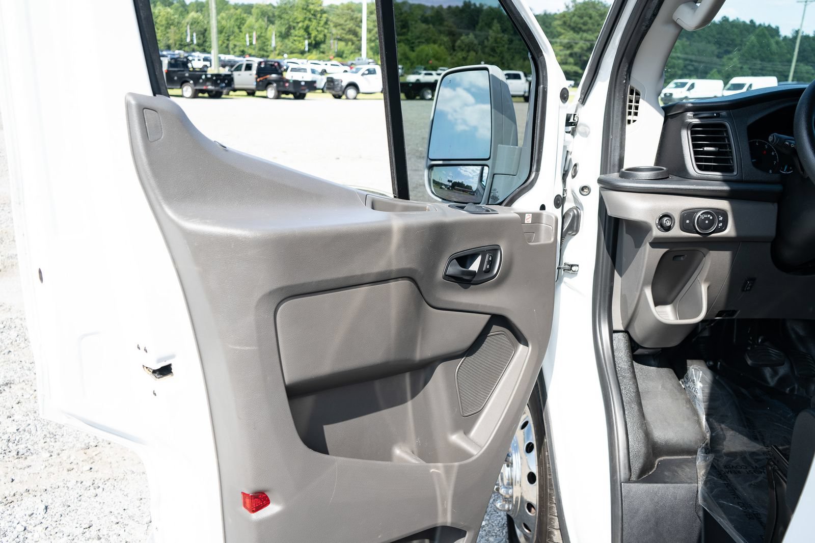 Used 2020 Ford Transit 350 XL RWD image 15