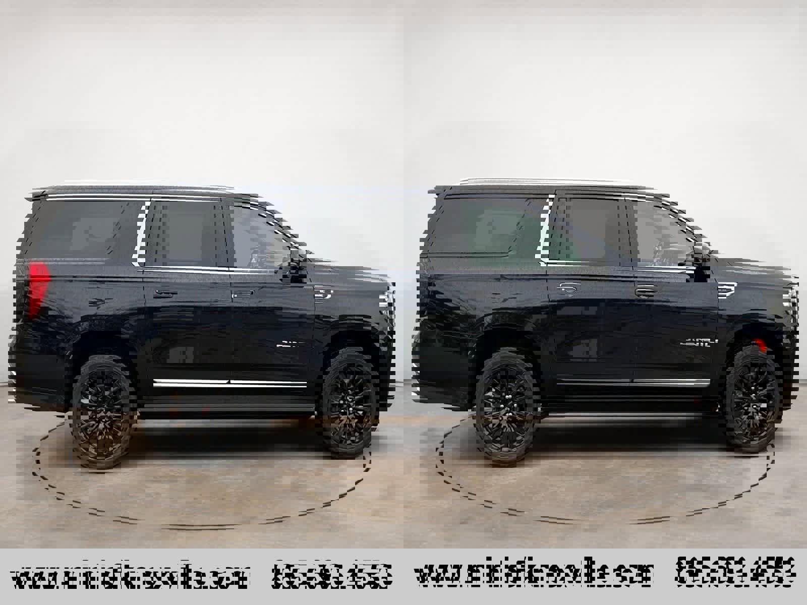 Used 2021 GMC Yukon XL Denali w/ Denali Premium Package image 2