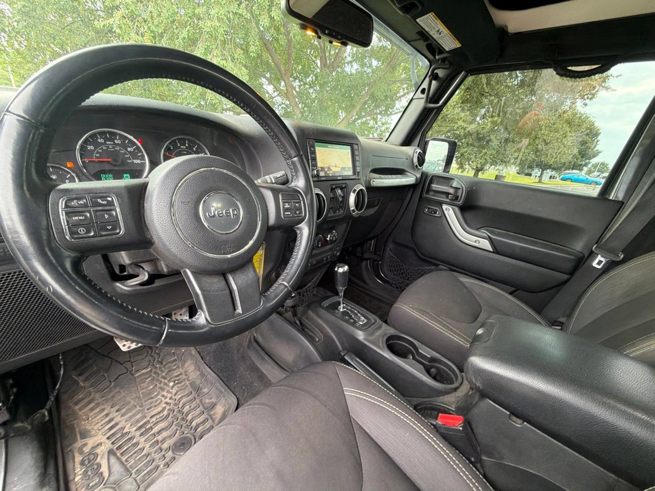 Used 2017 Jeep Wrangler Unlimited Rubicon w/ Cold Weather Group AWD/4WD image 20